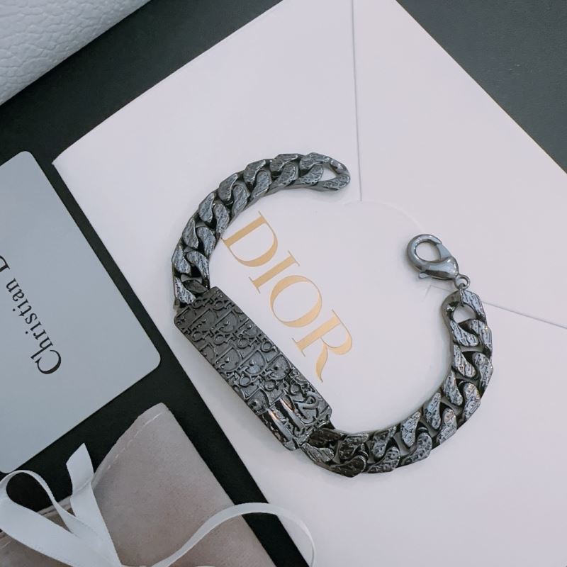 chr1st1an D10r bracelets